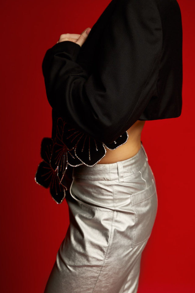 Cropped jacket with shining flowers