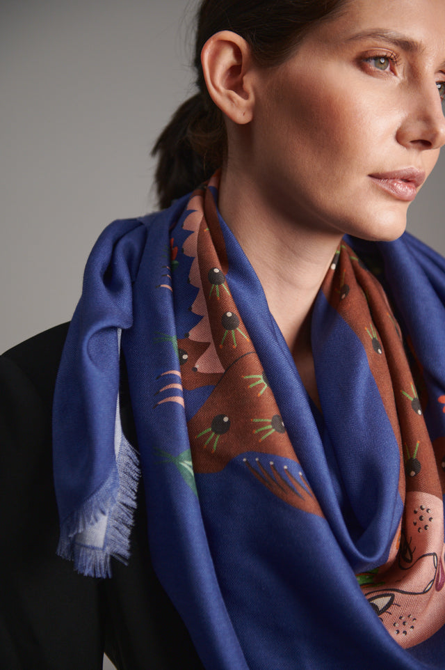 Wool scarf "A beast"