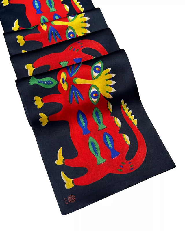 Silk twilly "A good beast fell in love with a goldfish" black