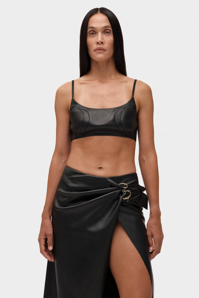 Model in black Skirt G.