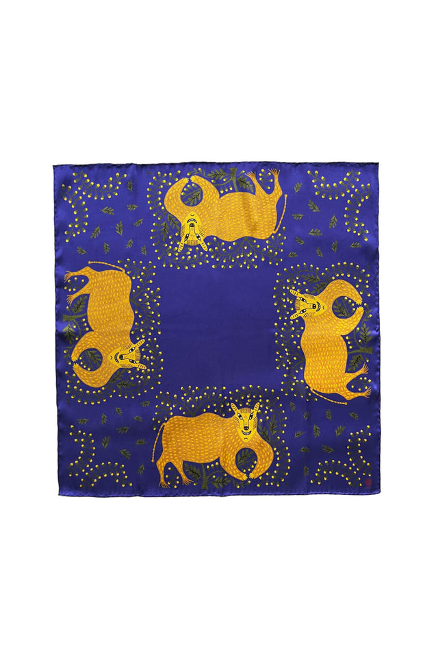 Cheerful lion cub scarf