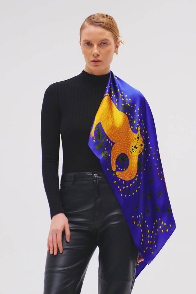 Model in Cheerful lion cub scarf
