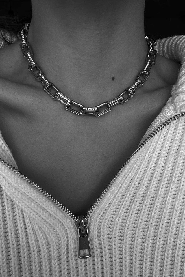 Model in silver Eden chain necklace