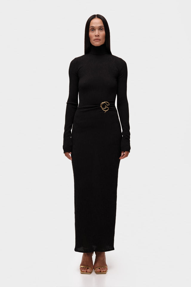 Model in black Dress G.